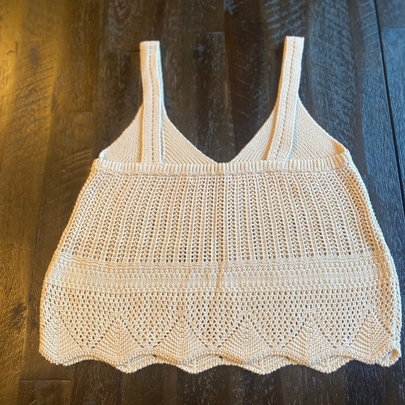 Beautiful knit top - Picture 2 of 4